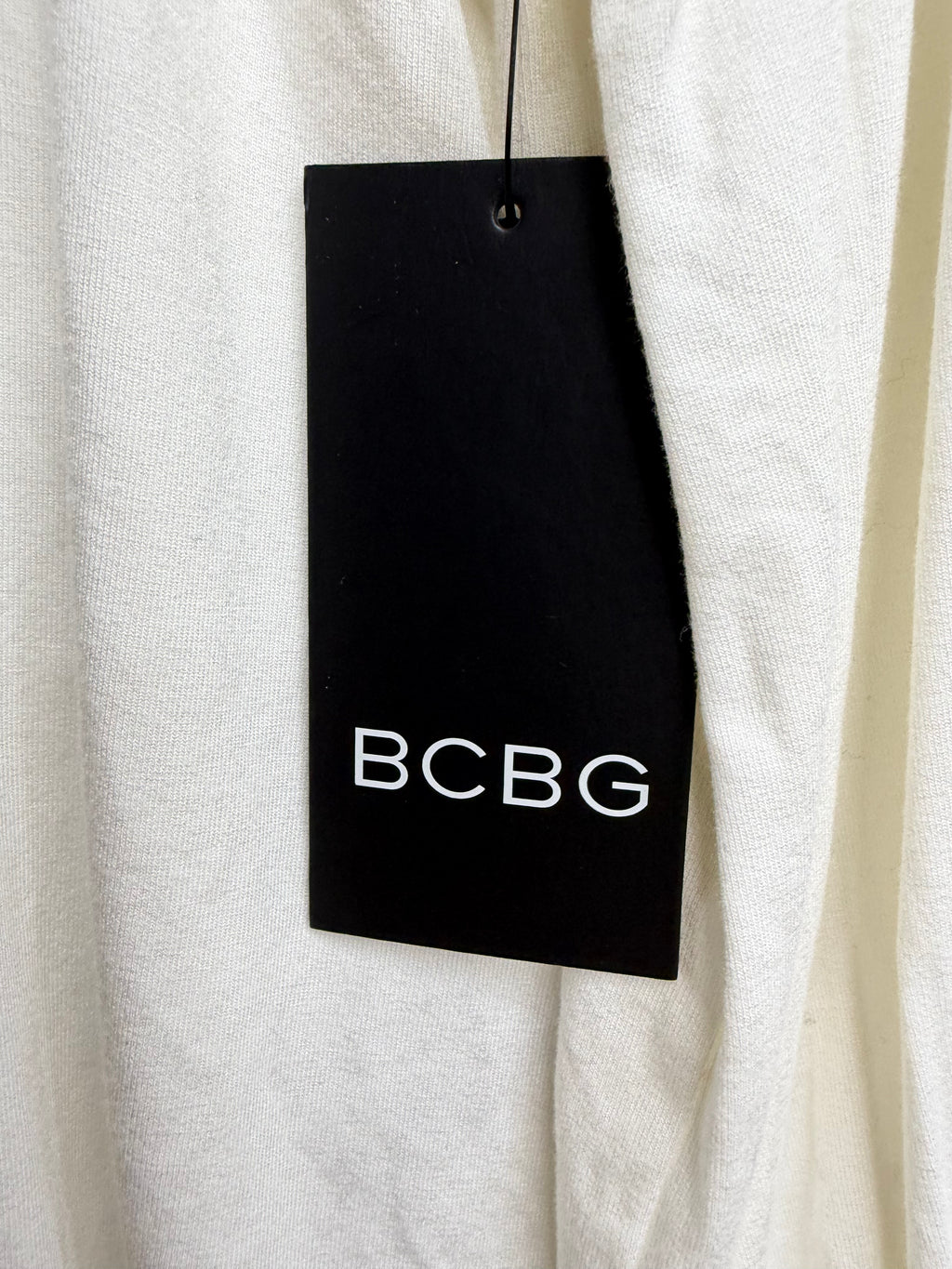 ✨ BCBG Ivory Ruffle Front Blouse – Elegant Long Sleeve Button Detail Top - Size Small