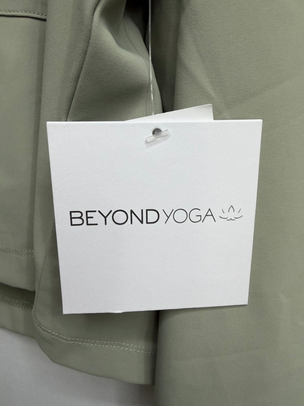 ✨ Beyond Yoga Midtown Cropped Jacket – Grey Sage | Lightweight Luxury Athleisure Jacket ✨ Size Large